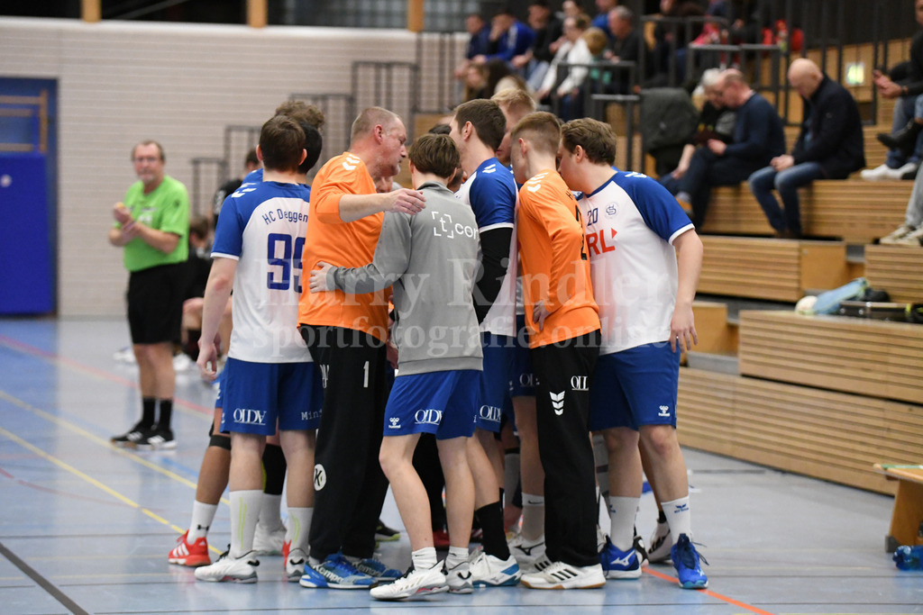 HC Deggendorf :  VfL Waldkraiburg   | Die erste Auszeit im Spiel brachte die Wende für den HCD. - Realisiert mit Pictrs.com