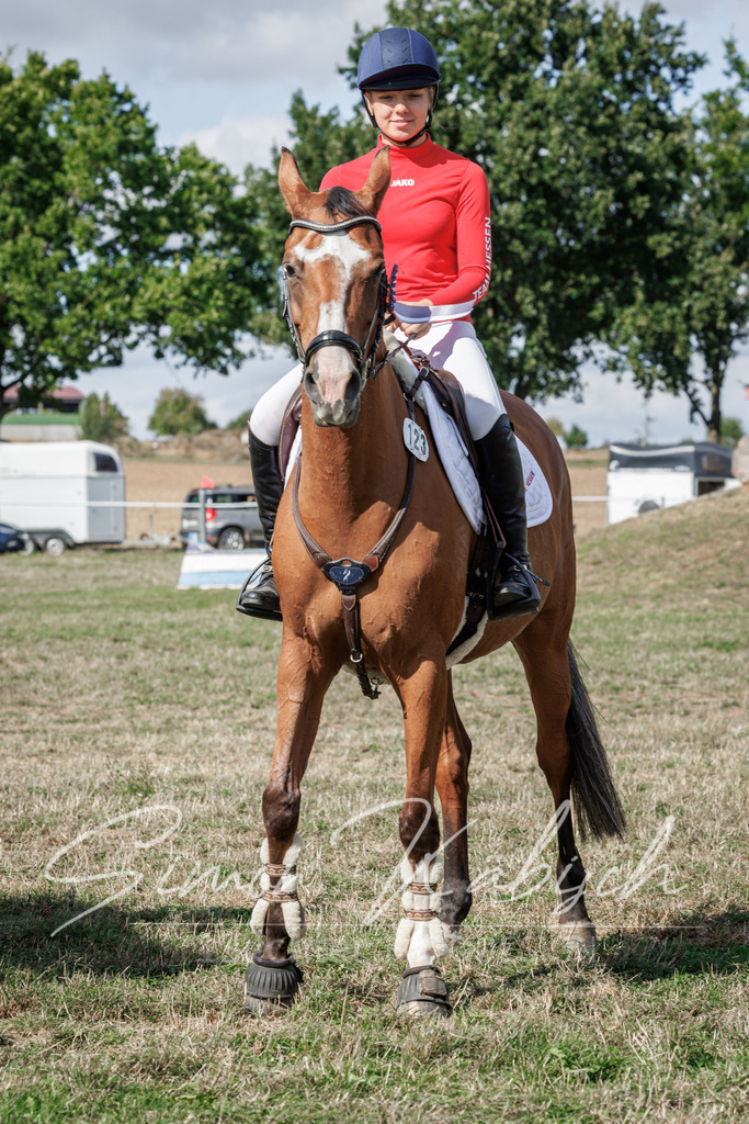 20260905-_3LI9952 | Tierfotografie Pferde, Hunde, Katzen, Haustiere.
Turnierfotografie Reitturniere, Reiten, Springreiten, Dressur in Hanau, dem Main-Kinzig-Kreis und dem Rhein-Main- Gebiet um Frankfurt