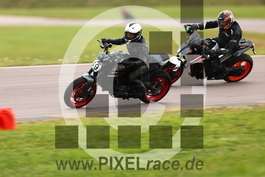 0049-20260504_01455 | Schöne Erinnerungen an spannende Momente - das festzuhalten ist unser Job. PIXELrace.de ist seit 2003 auf den Rennstrecken Europas unterwegs um die Action draußen beim Fahren und die wunderbare Stimmung imm Fahrerlager für euch einzufangen.