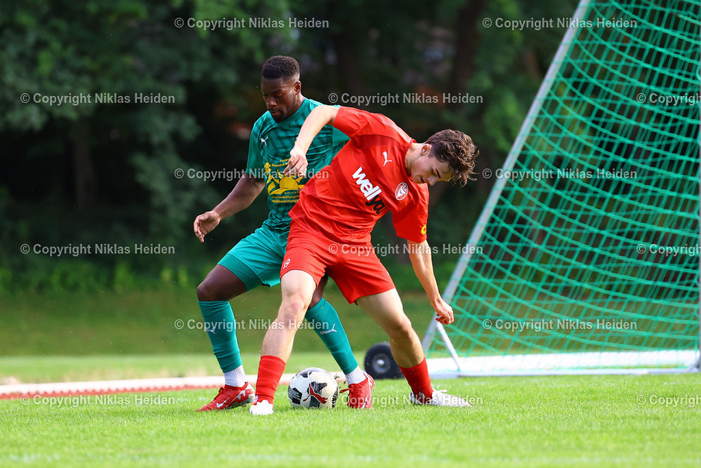 NH_SVECometKiel_FCKiliaKiel_KreispokalKFVKiel_29072025 | #8 Teyi Lawson-Body (SVE Comet Kiel), #19 Tino Klein (FC Kilia Kiel)Fußball I Herren I Kreispokal KFV Kiel I Saison 2025-2026  I Halbfinale I SVE Comet Kiel - FC Kilia Kiel I 29.07.2025 I Sportplatz Radsredder