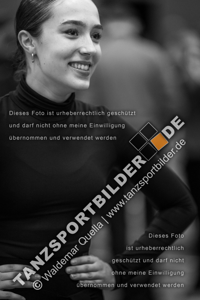 20231020-00111 | Hier finden Sie Tanz Bilder vom Latein und Standard Formationen tanzen. Sportbilder vom Tanzsport. Schöne Fotos und von Weltmeisterschaft, Europameisterschaft, Bundesliga, Regionalliga, Oberliga und Landesliga sowie von GOC Stuttgart, DanceComp, WM Bremen