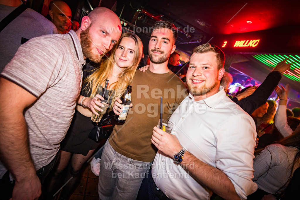 26-11-2024-RUDOLPHS-SCHLITTENBAR-LEIPZIG-LEIPZIG-COPYRIGHT-JON-RENKER-BILD-0038 | Erleben Sie unvergessliche Momente mit unserem professionellen Eventfotografen. Wir fangen Emotionen und Höhepunkte Ihrer Veranstaltung ein – von Festivals über Firmenfeiern bis zu Jubiläen. Vertrauen Sie auf kreative Perspektiven und hochwertige Bilder.  - Realisiert mit Pictrs.com