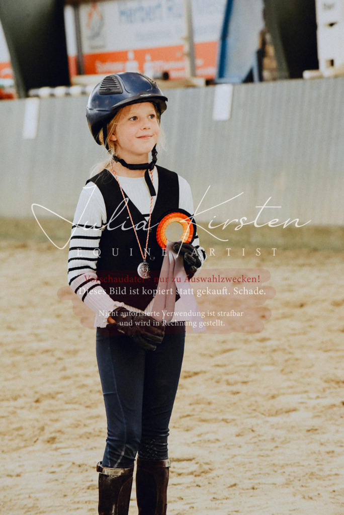 DSC_7103 | Pferde- und Turnierfotografie in Westsachsen. Pferdeportraits, Auftragszeichnungen und intuitive Kunst.