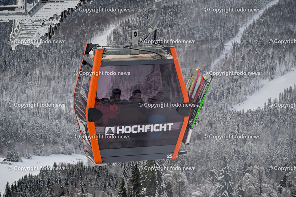 Hochficht_ Skigebiet_ Boehmerwald_ Saisonopening_ 08.12.2023-52 | 08.12.2023, Hochficht, AUT, Skigebiet Hochficht, Boehmerwald, Saisonopening 2023, im Bild Gondel, Bergbahn, Panorama