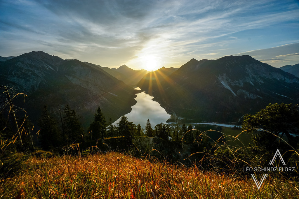 Fotografie_Leo_Schindzielorz_AT_Herbst_Tirol_Plansee_20191027_DSC08512_org | Atmosphärische Landschaftsbilder & Drohnenaufnahmen aus dem Allgäu, Tirol, Südtirol & der Schweiz – ideal für Leinwanddrucke & zur stilvollen Raumgestaltung. - Realisiert mit Pictrs.com