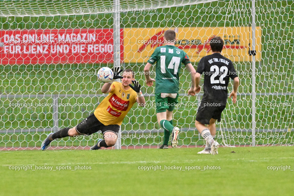 SV Rapid Lienz vs. URC Thal Assling | #1 Julian Weiskopf Rapid Lienz, #14 Michael Johann Niedrist Rapid Lienz, #22 Samuel Stephan Schönegger Thal Assling, SV Rapid Lienz vs. URC Thal Assling, SV Rapid Lienz vs. URC Thal Assling am 08.06.2024 in Lienz (Dolomiten Satadion), Austria, (Photo by Bernd Stefan)