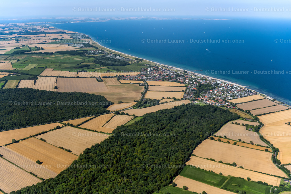 4038012 | Ostseeküste bei DAHME 07.08.2020 Dorfkern am Meeres- Küstenbereich der Ostsee mit angrenzendem Waldgebiet in Dahme im Bundesland Schleswig-Holstein, Deutschland. // Village on marine coastal area of Baltic Sea in Dahme in the state Schleswig-Holstein, Germany. Foto: Gerhard Launer