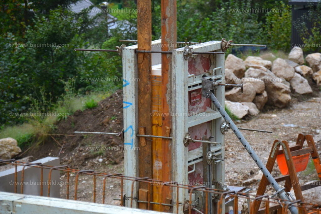 bib-lg04-betonarbeiten-0141 | Nach LV-Leistungsgruppen sortierte Detailfotos über den Bau eines Hauses. Alle Hausbau-Bilder direkt vom Urheber und Autor der Website Haus-Selber-Bauen.com