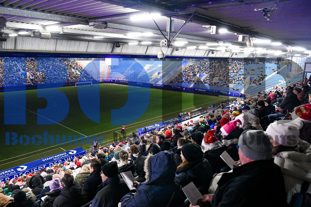 Weihnachtssingen im Stadion | {headline}



(Foto: Christian Schnaubelt / BOND)

 - Realisiert mit Pictrs.com