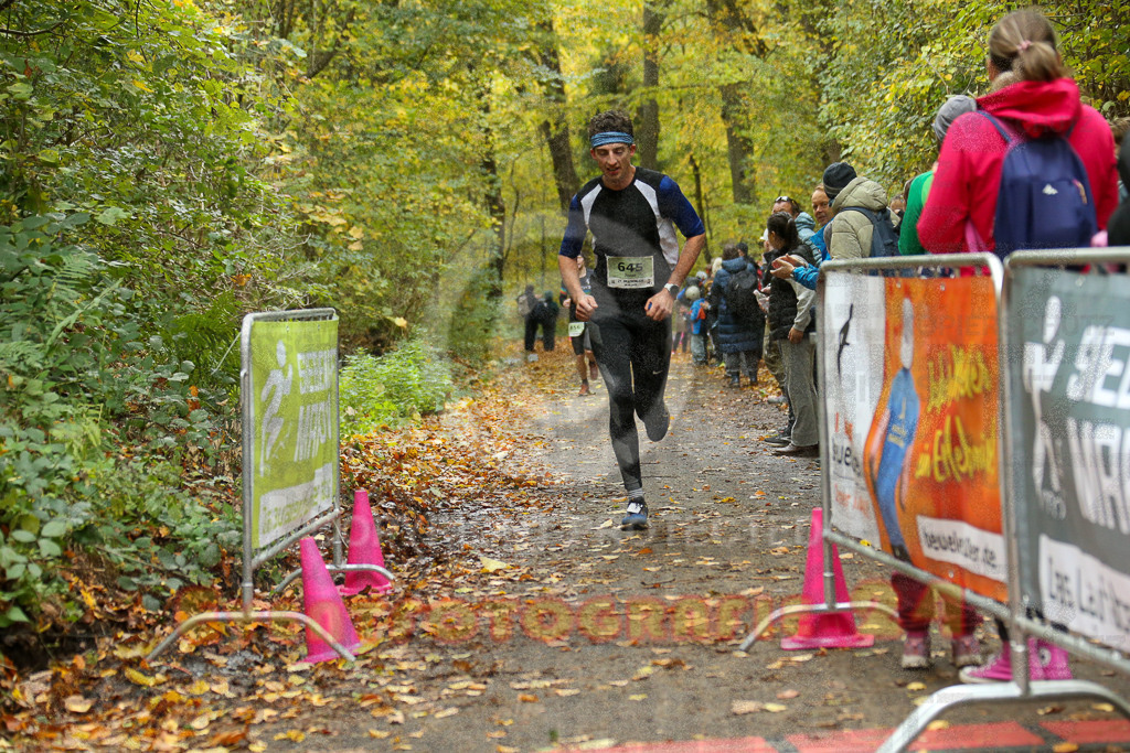 251026_1222_EX1_0223 | Sportfotografie im Rhein-Sieg Kreis, Köln, Bonn, NRW, Rheinland Pfalz, Hessen, etc. Unser Tätigkeitsfeld umfasst den Laufsport vom Volkslauf über den Marathon, Duathlon, Triathon bis zum Ultralauf wie Kölnpfad Ultra oder Schindertrail.