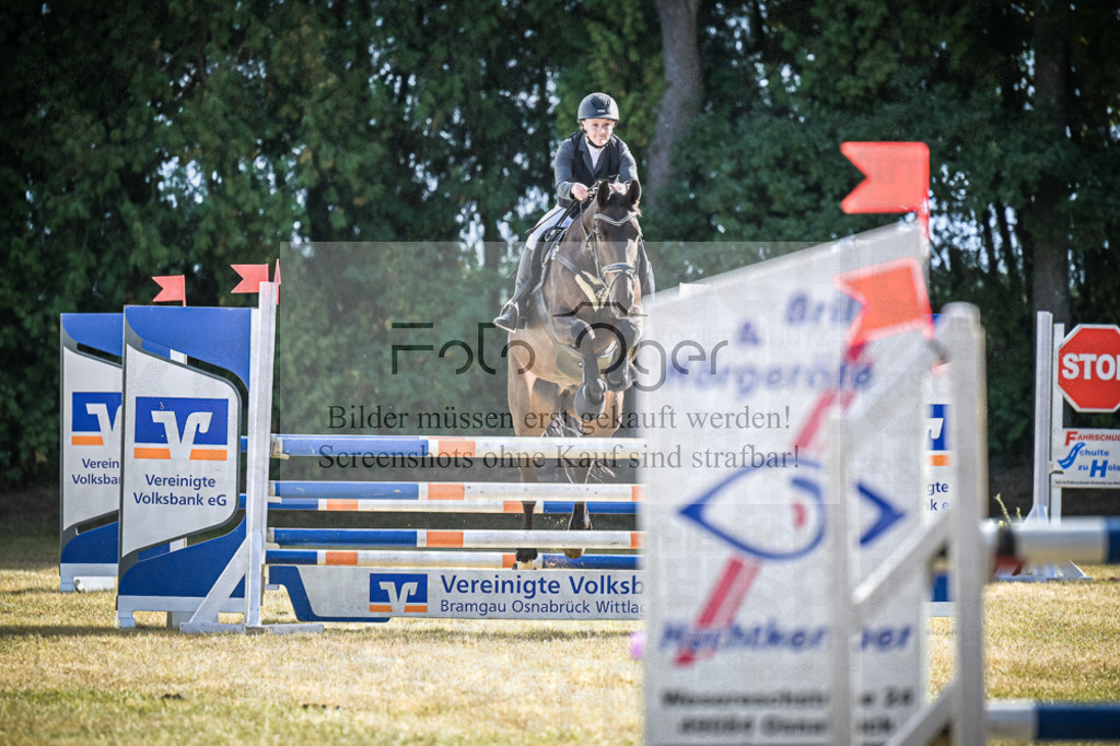 DOS_0305 | Entdecke hochwertige Reitturnierfotos von Foto Oger. Professionell, emotional und authentisch – jetzt Lieblingsmomente im Shop bestellen.Deutschlandweite Turnierfotografie. - Realisiert mit Pictrs.com