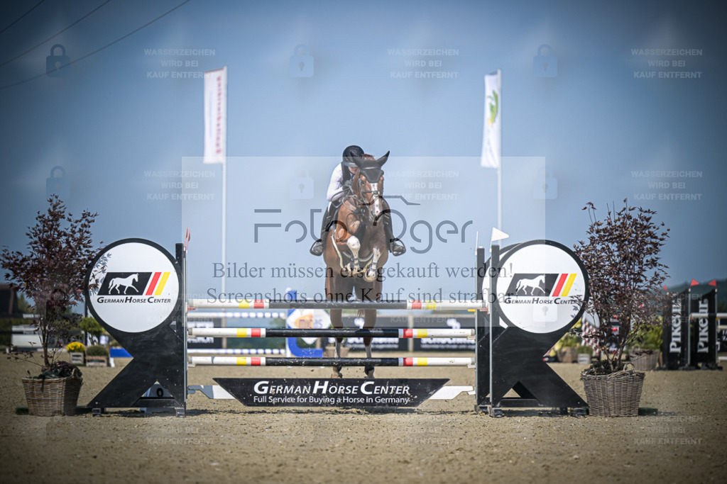 DOS_2118 | Entdecke hochwertige Reitturnierfotos von Foto Oger. Professionell, emotional und authentisch – jetzt Lieblingsmomente im Shop bestellen. - Realisiert mit Pictrs.com