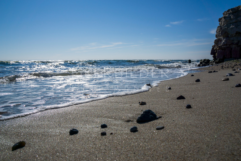 Waterfront // Strandbilder Ostsee | Gestalten Sie Ihr Zuhause mit einzigartigen Bildern von Ostsee u. Nordsee – als Leinwandbild, Acryl, Alu-Dibond oder FineArt Hahnemühle, individuell anpassbar.