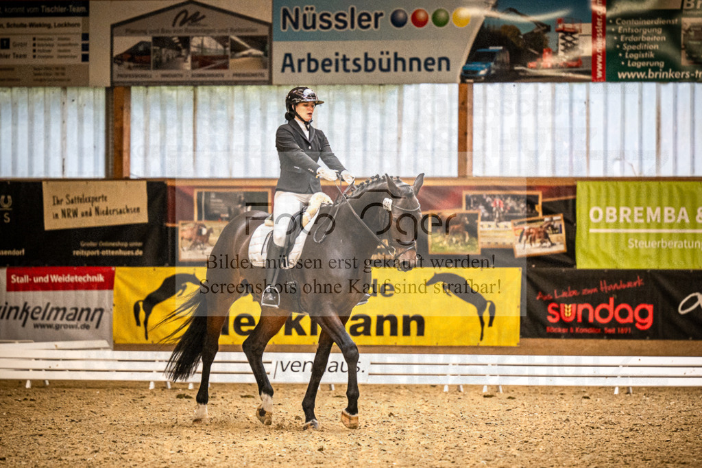 DOS_2597 | Entdecke hochwertige Reitturnierfotos von Foto Oger. Professionell, emotional und authentisch – jetzt Lieblingsmomente im Shop bestellen.Deutschlandweite Turnierfotografie. - Realisiert mit Pictrs.com