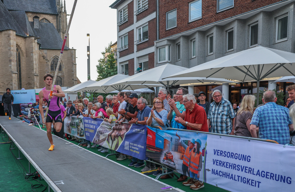 top-top.de-250828-336 | Foto, Video, Fotografie, Videografie, Fotobox, DJ, Discjockey, Musik, Musikbox, Veranstaltung, Photobooth, Amazon, Ebay, Buchtipp, Bestseller, Autor, Verlag, Buch, Wesel, Hamminkeln, NRW, Dinslaken, Rees, Drohne, Hochzeit, Party, Fotobox, Wesel, Fotograf