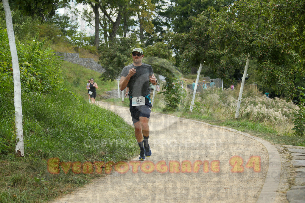 250824_1424_EX1_6061 | Sportfotografie im Rhein-Sieg Kreis, Köln, Bonn, NRW, Rheinland Pfalz, Hessen, etc. Unser Tätigkeitsfeld umfasst den Laufsport vom Volkslauf über den Marathon, Duathlon, Triathon bis zum Ultralauf wie Kölnpfad Ultra oder Schindertrail.