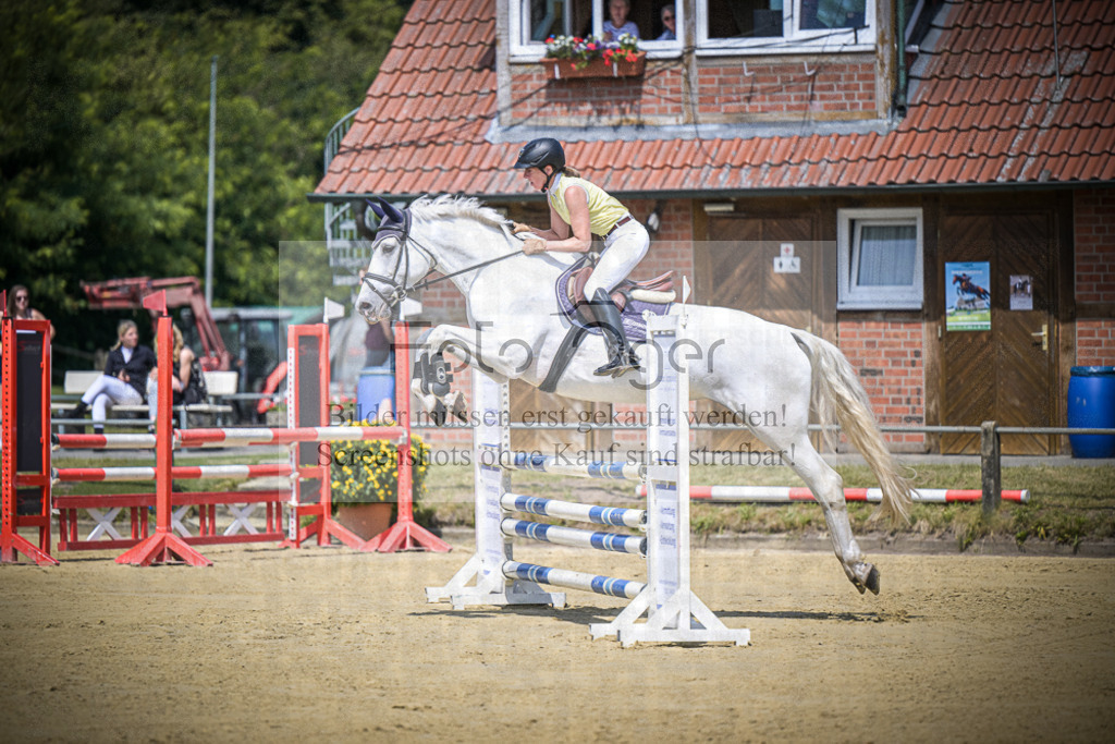 DOS_8629 | Entdecke hochwertige Reitturnierfotos von Foto Oger. Professionell, emotional und authentisch – jetzt Lieblingsmomente im Shop bestellen.Deutschlandweite Turnierfotografie. - Realisiert mit Pictrs.com