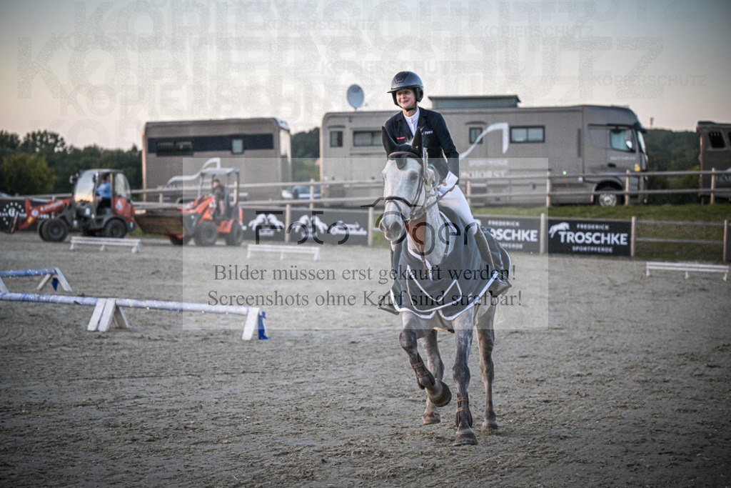 DOS_0084 | Entdecke hochwertige Reitturnierfotos von Foto Oger. Professionell, emotional und authentisch – jetzt Lieblingsmomente im Shop bestellen.Deutschlandweite Turnierfotografie. - Realisiert mit Pictrs.com