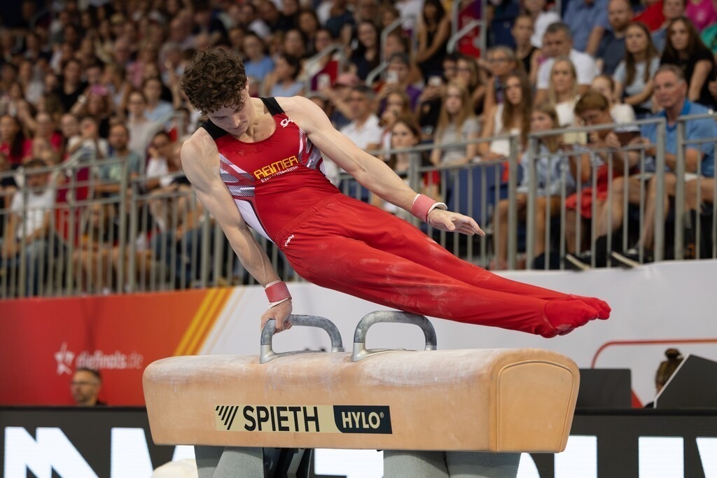 DM Finals 2026; Gerätfinals Männer Pauschenpferd | DM Finals 2026; Gerätfinals Männer Pauschenpferd***Alexander Kunz bei seiner Übung - Realisiert mit Pictrs.com