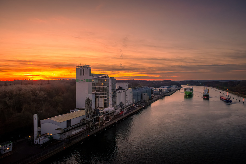 CCM_9359-Verbessert-RR | Entdecken Sie hochwertigen Fotodruck auf Leinwand, Acrylglas, Alu-Dibond und weiteren Materialien bei Fotodruck Online. Gestalten Sie individuelle Wandbilder in bester Qualität – ideal für besondere Erinnerungen und stilvolle Dekorationen. 