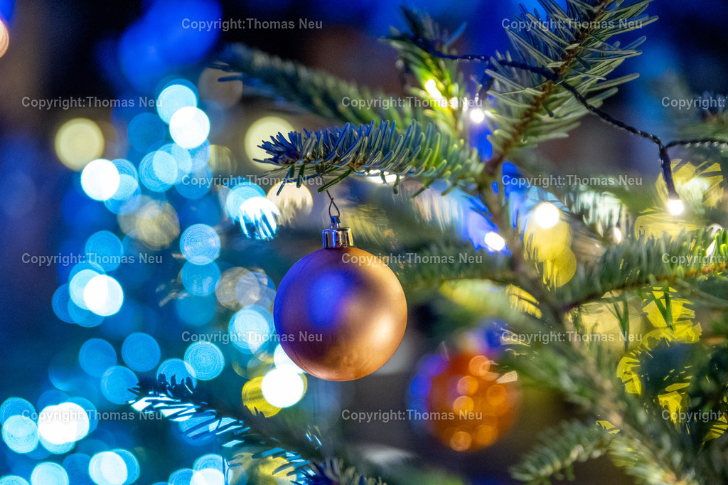 DSC_5797 | Lichterglanz und weihnachtliche Atmosphäre in der Innenstadt von Lorsch. In der Adventszeit verwandeln sich Straßen und Plätze der Bergstraße-Stadt in ein festlich leuchtendes Wintermotiv.