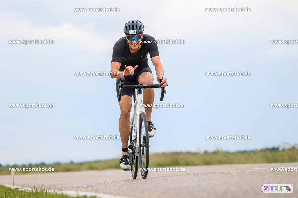 BR8A3951 | Stadttriathlon Erding 2025. #yourpictrs #sportshot_your_pictrs @Sportshotphotography #stadttriathlonerding Copyright: www.sportshot.de