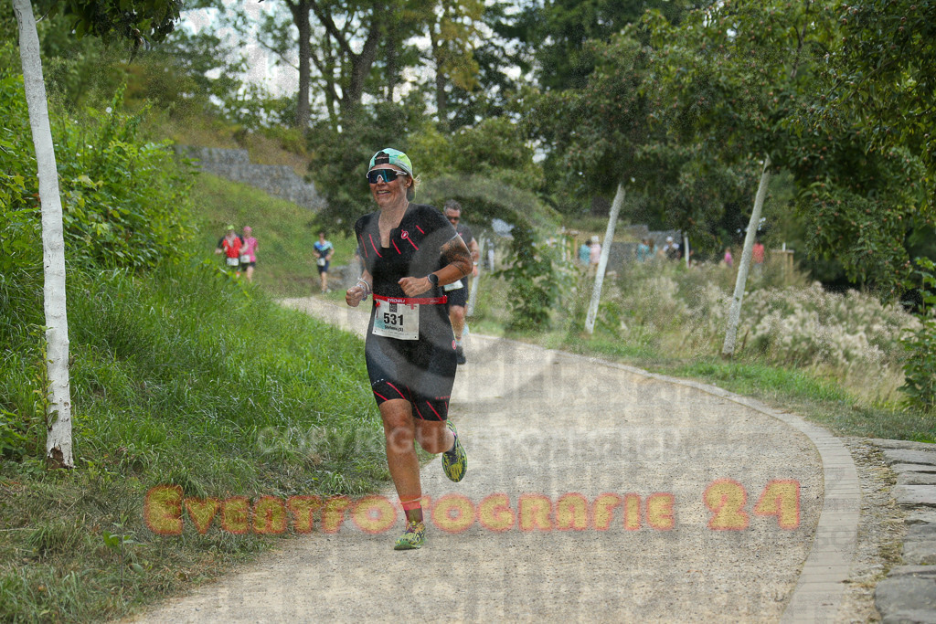 250824_1406_EX1_4946 | Sportfotografie im Rhein-Sieg Kreis, Köln, Bonn, NRW, Rheinland Pfalz, Hessen, etc. Unser Tätigkeitsfeld umfasst den Laufsport vom Volkslauf über den Marathon, Duathlon, Triathon bis zum Ultralauf wie Kölnpfad Ultra oder Schindertrail.
