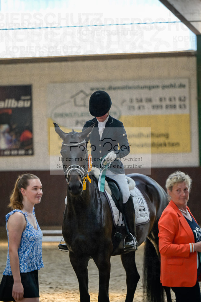Reitturnier Voxtrup | Entdecke hochwertige Reitturnierfotos von Foto Oger. Professionell, emotional und authentisch – jetzt Lieblingsmomente im Shop bestellen.Deutschlandweite Turnierfotografie. - Realisiert mit Pictrs.com