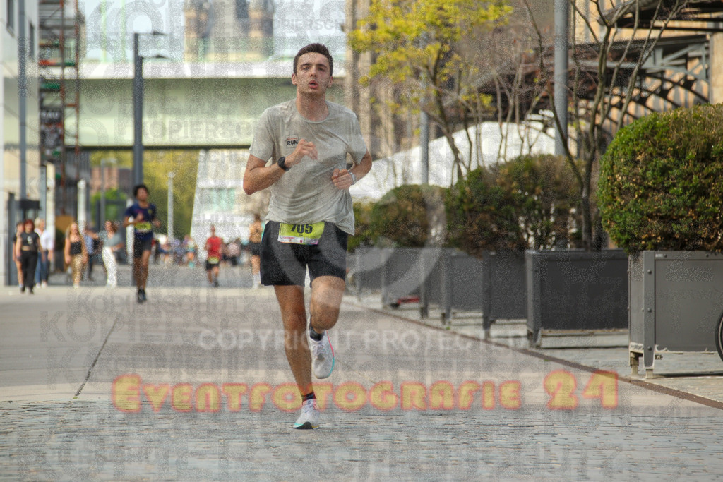 250920_1513_EV4_8258 | Sportfotografie im Rhein-Sieg Kreis, Köln, Bonn, NRW, Rheinland Pfalz, Hessen, etc. Unser Tätigkeitsfeld umfasst den Laufsport vom Volkslauf über den Marathon, Duathlon, Triathon bis zum Ultralauf wie Kölnpfad Ultra oder Schindertrail.
