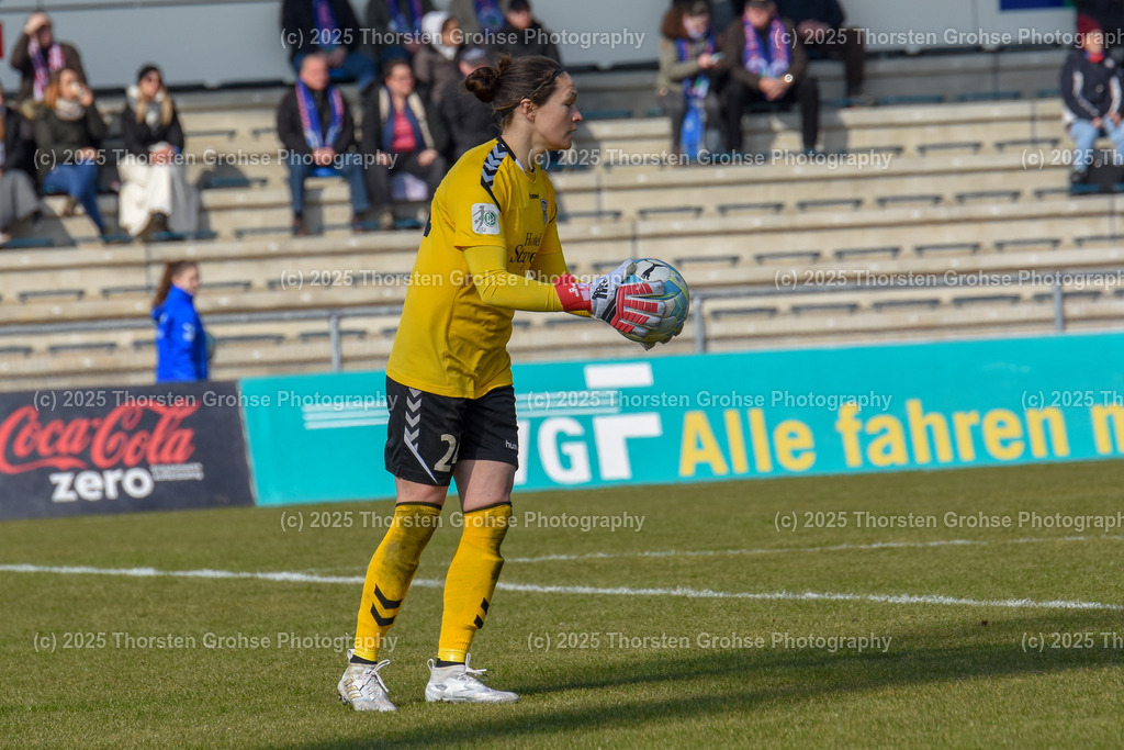 Fussball-BL Frauen 1. FFC Frankfurt vs. FF USV Jena | Erin McLeod #24 (FF USV Jena)l; Fussball-BL Frauen 1. FFC Frankfurt vs. FF USV Jena, Fussball-Bundesliga Frauen am 25.03.2018 im Stadion am Brentanobad in Frankfurt/Main, (Deutschland) - Realisiert mit Pictrs.com