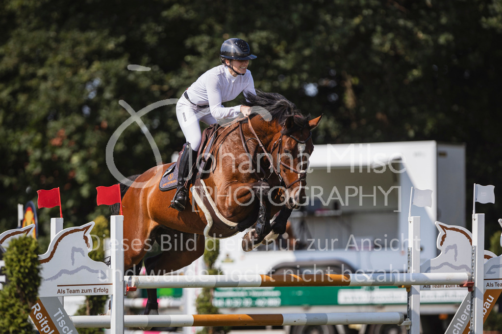 240720_LC_M2-Spr-402 | Deine schönsten Turniermomente als professionelle Fotos! Entdecke hochwertige Pferdesport-Fotografie im Online-Shop. Jetzt Fotos finden & bestellen!