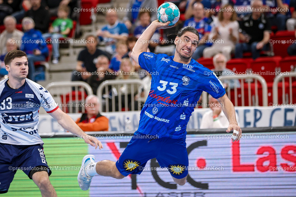 Due1HBL02062401024 | 02.06.2024, Handball, Düsseldorf, PSD-Bank Dome, Liqui Moly Handball Bundesliga, Spieltag 34, Saison 2023 2024, Bergischer HC - SG Flensburg-Handewitt: Kay Smits (SG Flensburg-Handewitt) gegen Eloy Morante Maldonado (Bergischer HC)