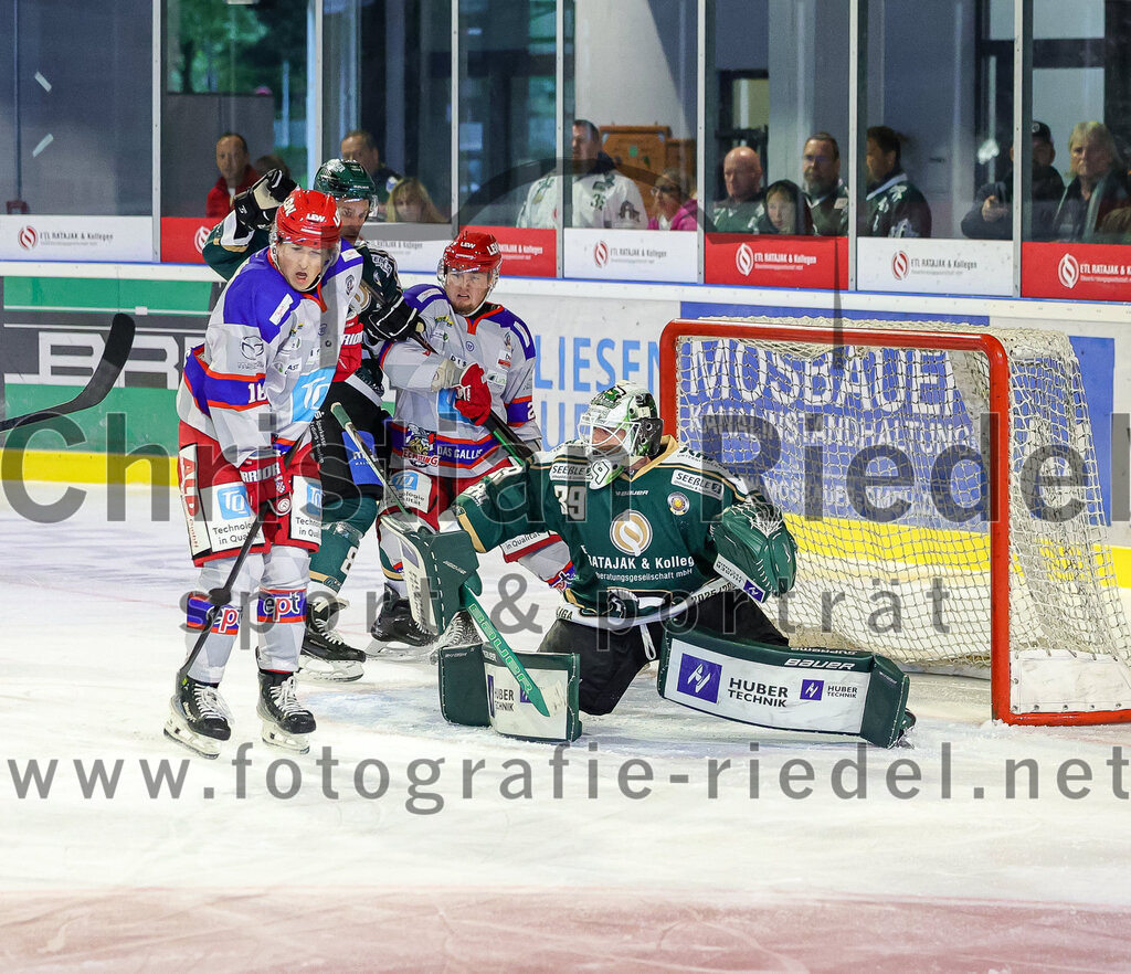 2025-09-14_036_TSV_Erding_gegen_EC_Peiting | Erding, Deutschland, 14.09.2025:Eishockey, Oberliga Süd 2025 / 2026, Testspiel, TSV Erding gegen EC Peiting, Endergebnis: 2:3Foto: Christian Riedel / fotografie-riedel.net
