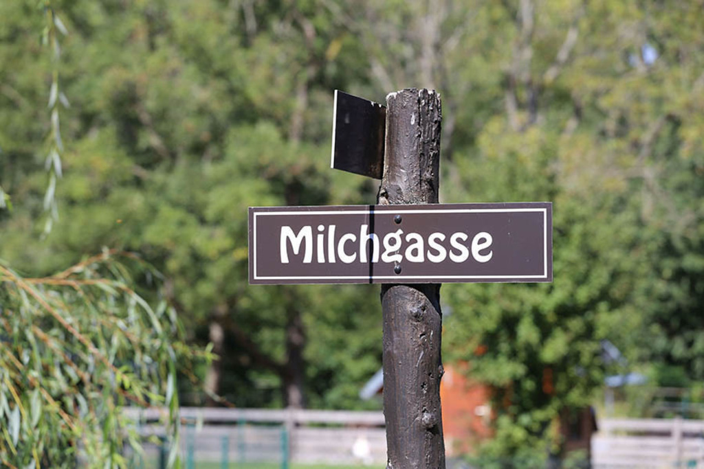 Foto: Leipzig - Haustierfarm im Wildpark Leipzig | Das Team hinter BILDLEXIKON LEIPZIG bündelt historische wie aktuelle Informationen über die Stadt Leipzig in Text und Bild auf einer Plattform und stellt diese der interessierten Öffentlichkeit zur Verfügung.