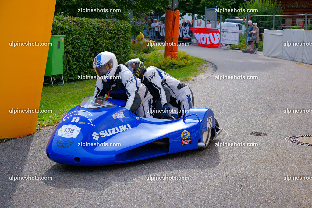 P1025692 | Erleben Sie atemberaubende, hochqualitative Fotos Ihrer Fahrt entlang der malerischen Alpenstraßen. Besuchen Sie alpineshots.com, um professionelle Aufnahmen Ihrer unvergesslichen Reise zu finden und zu kaufen - Realisiert mit Pictrs.com