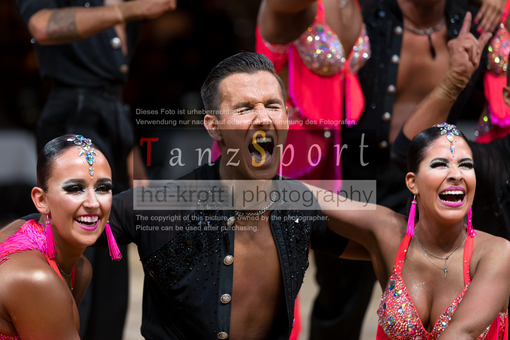 20241109_DM-Formationen_Vorrunde_0645 | Tanzsportbilder, Standardtanz, Lateintanz, WDSF, DTV, LTVB, dancecomp, goc, hessen tanzt, blaues band der spree, walzer, tango, wiener walzer, slowfox, quickstepp, samba, rumba, cha-cha-cha, paso doble. jive, hd-kroft photography, turniertanzsport