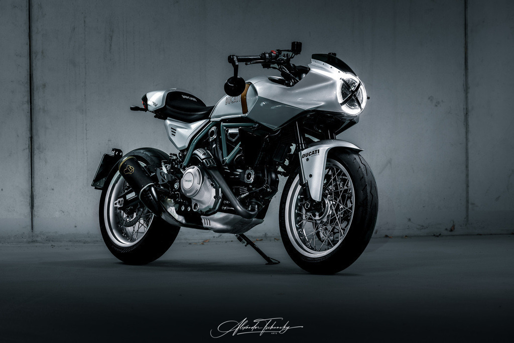Ducati Scramber Formula 73 | Entdecken Sie die faszinierende Welt von Alexander Tschuncky Arts: Kreative Fotografie, atemberaubende Automobilkunst und hochwertiger Bilderdruck. Lassen Sie sich inspirieren! - Realisiert mit Pictrs.com