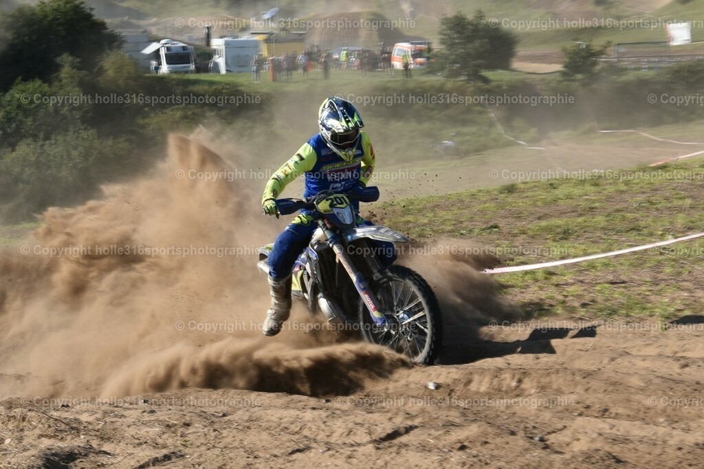 DSC_0323 | Sportfotografie , Motorsport, Motoross, Reitsport, Mointainbike, Enduro,
Landschaft , Outdoor, Eventfotografie, Landschaft, Bilder online bestellen - Realisiert mit Pictrs.com