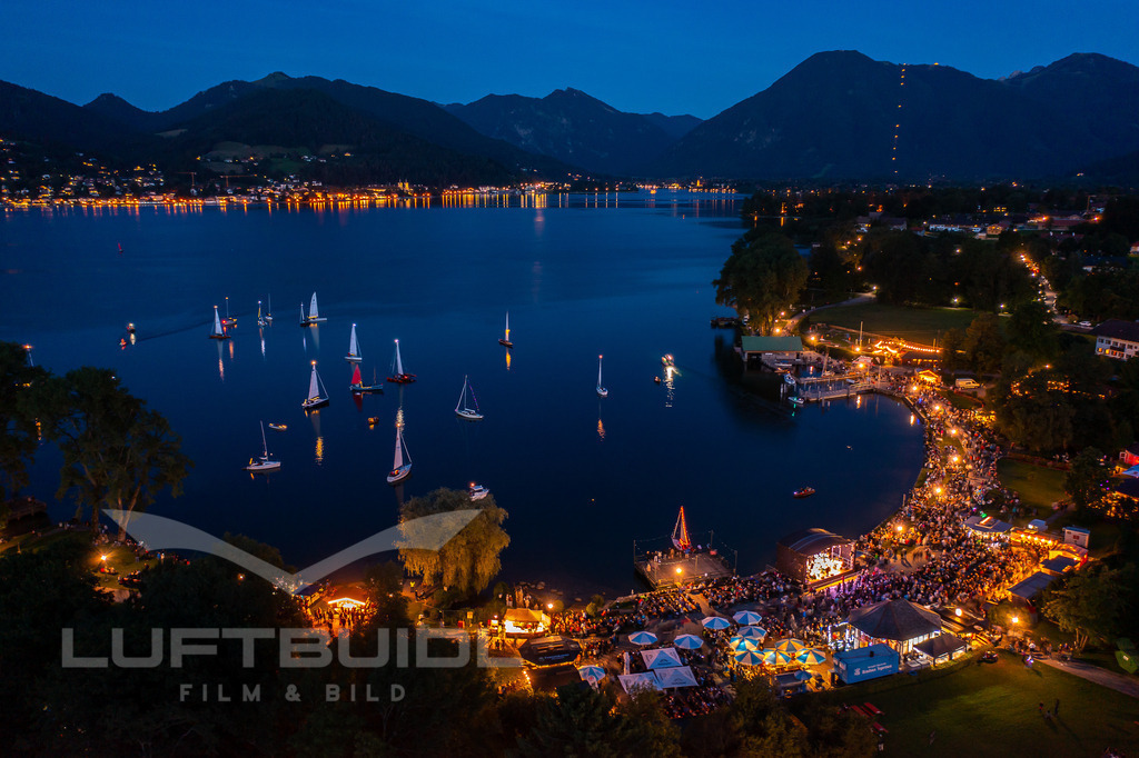 Seefest Bad Wiessee zur blauen Stunde II; S22 | LuftBuidl Tegernsee - Realisiert mit Pictrs.com