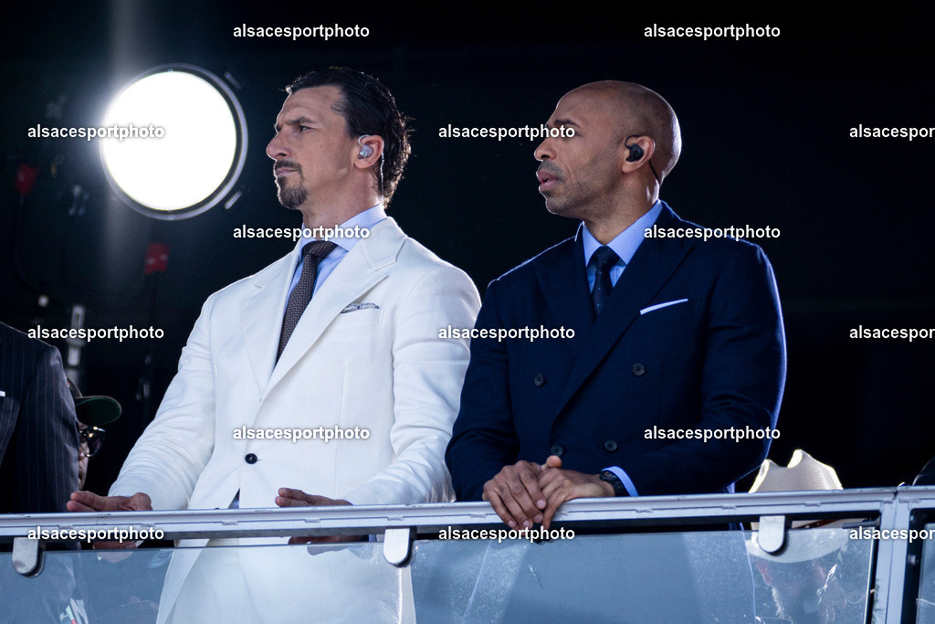 FOOTBALL : Argentine vs Espagne – Finale de la Coupe du Monde FIFA 2026. New York New Jersey Stadium, East Rutherford, New Jersey, États-Unis. 19/07/2026. | Thierry Henry et Zlatan Ibrahimović assistent à la finale de la Coupe du Monde de la FIFA 2026 entre l'Argentine et l'Espagne au New York New Jersey Stadium, à East Rutherford, dans le New Jersey, le 19 juillet 2026, aux États-Unis.