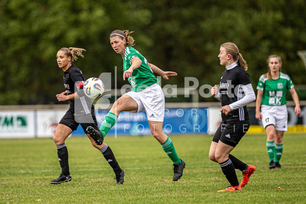 Union Bevensen Frauen - Kniep_ Aylin vs SG Dannenberg 111025 dlP | immodelaporte-sportfotos - Realisiert mit Pictrs.com