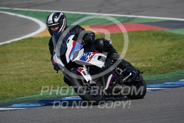 2022_05_09_PBK_26575 | Sportfotografie; SlowMotion; Video; Rennstrecke; Hafeneger; Speer; Racing; RSE; BMW; CBO; Trackday; Motorsportarena; Hockenheimring; Brno; Most; Barcelona; Valencia