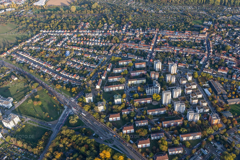 Luftbild: Hagsfeld im Ortsteil Rintheim in Karlsruhe im Bundesland Baden-Württemberg in Deutschland. Foto: IMG_123431.jpg vom 19.10.2020 durch Werner Riehm/FLY-FOTO.de