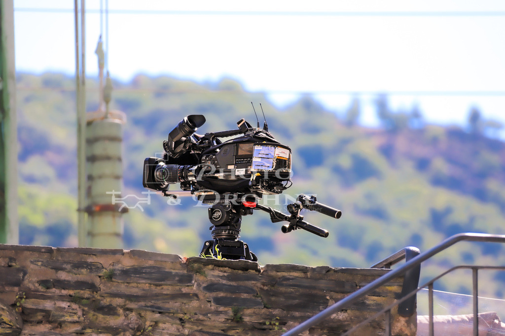 Bacharach-9436 | Ein Fernsehteam mit Kamera war zu Filmaufnahmen in Bacharach zu GAst. - Realisiert mit Pictrs.com