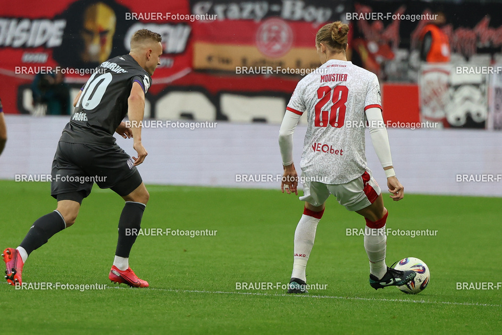 Rot-Weiss Essen - VFL Osnabrück | Essen, Deutschland, 17.09.2025 XXwährend des 3.Liga Spiels zwischen  Rot-Weiss Essen und VFL Osnabrück am 17.09.2025 im Stadion an der Hafenstraße in Essen. (Foto von Timo Bluhmki-Schmidt/Brauer Fotoagentur