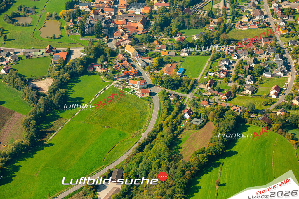 Luftaufnahme von  Burgwindheim - Die Luftaufnahme wurde 2025 vom UL-Flugzeug heraus erstellt ( keine Drohne ) - Hochauflösende Luftaufnahme - für professionelle Ausdrucke geeignet. Die Geschenkidee !Mit Lizenz und Bildrechte bestellbar