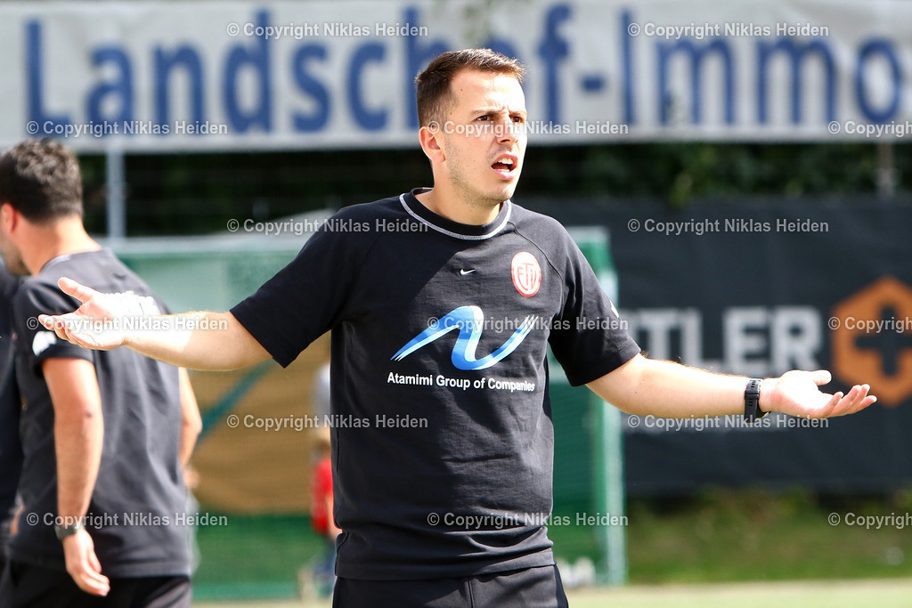 NH_EimsbüttelerTV_TuSDassendorf_OberligaHamburg_25082024 | Can Schultz (Trainer, Eimsbütteler TV)Fußball I Herren I Gamesright Oberliga Hamburg I Saison 2024-2025 I 4. Spieltag I Eimsbütteler TV - TuS Dassendorf I 25.08.2024 I Sportzentrum Hoheluft