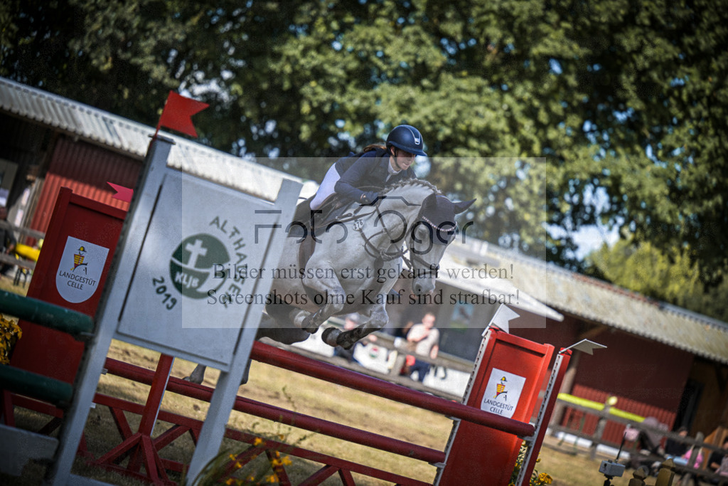 DOS_1013 | Entdecke hochwertige Reitturnierfotos von Foto Oger. Professionell, emotional und authentisch – jetzt Lieblingsmomente im Shop bestellen.Deutschlandweite Turnierfotografie. - Realisiert mit Pictrs.com