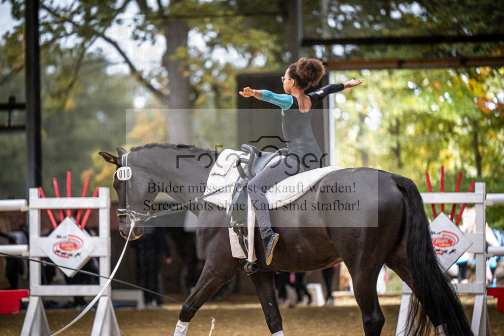 DOS_0049 | Entdecke hochwertige Reitturnierfotos von Foto Oger. Professionell, emotional und authentisch – jetzt Lieblingsmomente im Shop bestellen.Deutschlandweite Turnierfotografie. - Realisiert mit Pictrs.com