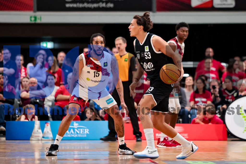 SES_LEVWOL20250525-50 | bond - Realisiert mit Pictrs.com